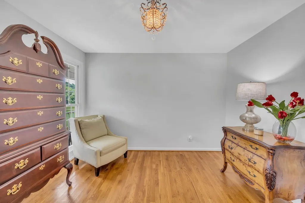 2712 Long Hollow Pike Hendersonville TN 37075