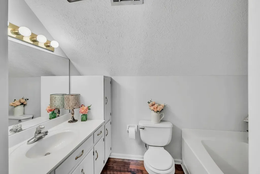 2712 Long Hollow Pike Hendersonville TN 37075