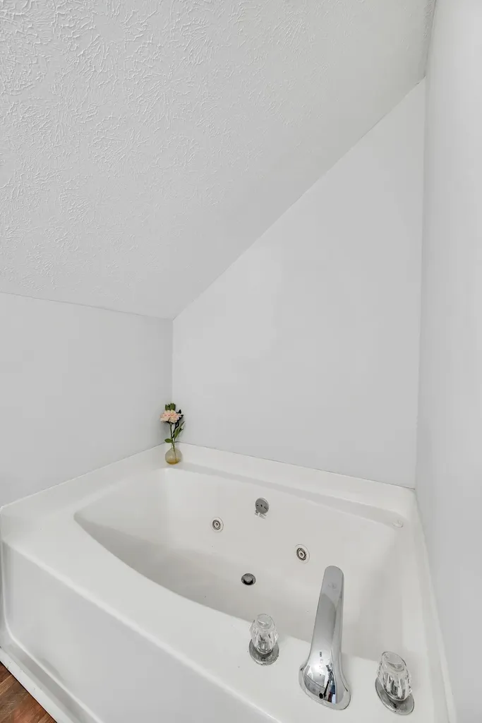 2712 Long Hollow Pike Hendersonville TN 37075