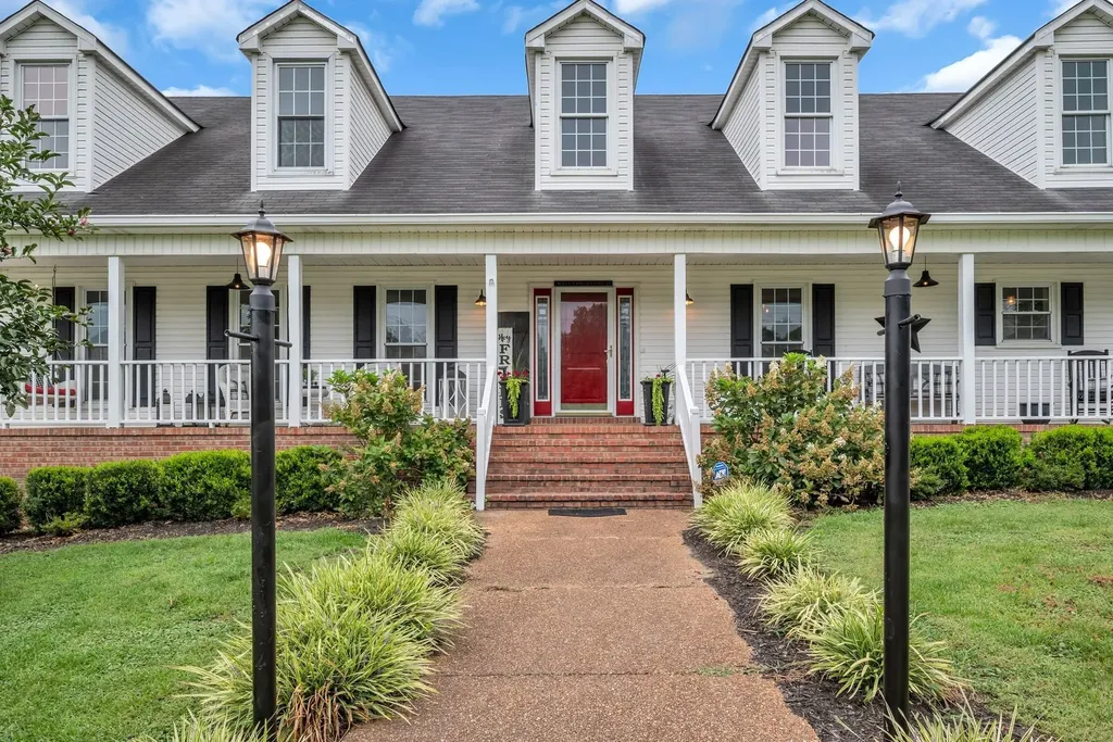 2712 Long Hollow Pike Hendersonville TN 37075