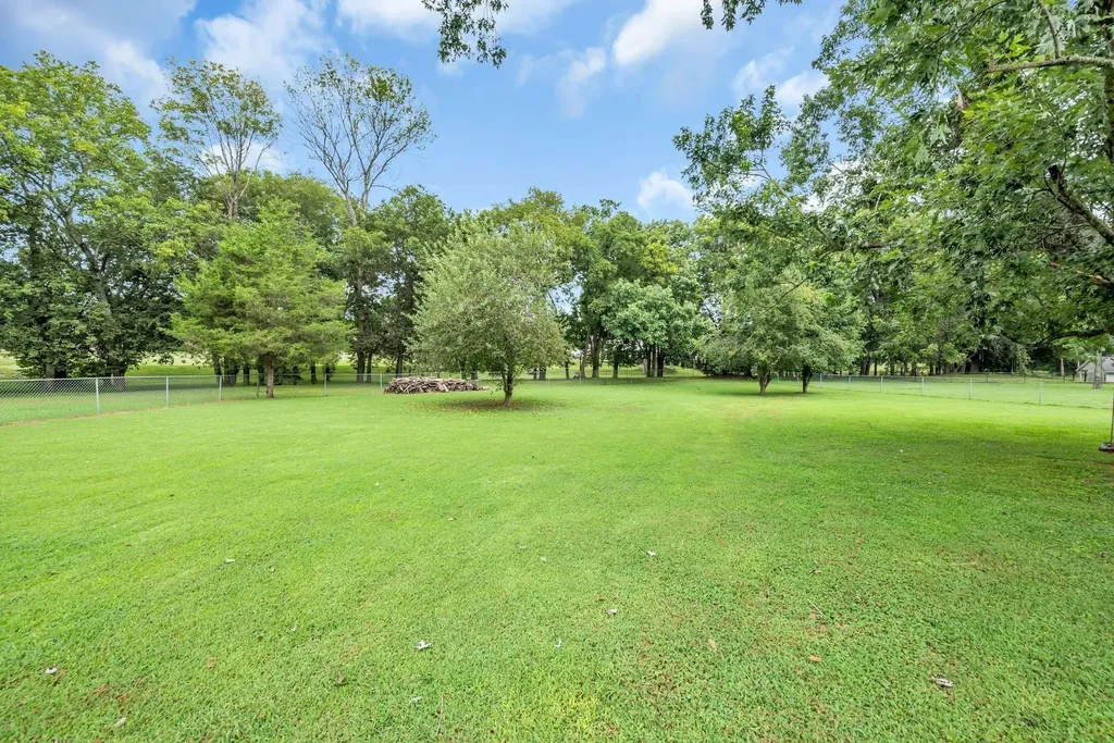 2712 Long Hollow Pike Hendersonville TN 37075