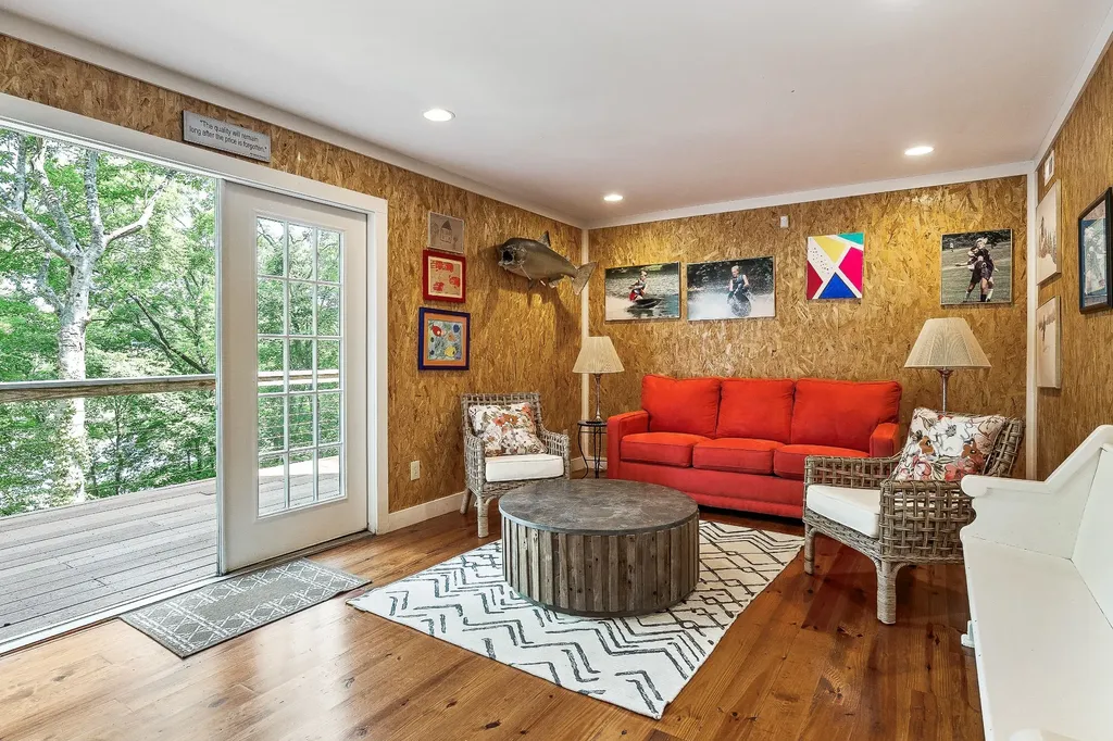 2541 Sparkmantown Road Doyle TN 38559
