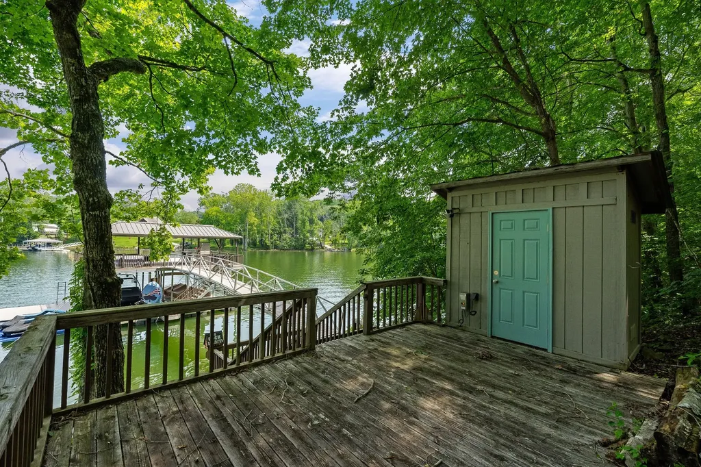 2541 Sparkmantown Road Doyle TN 38559