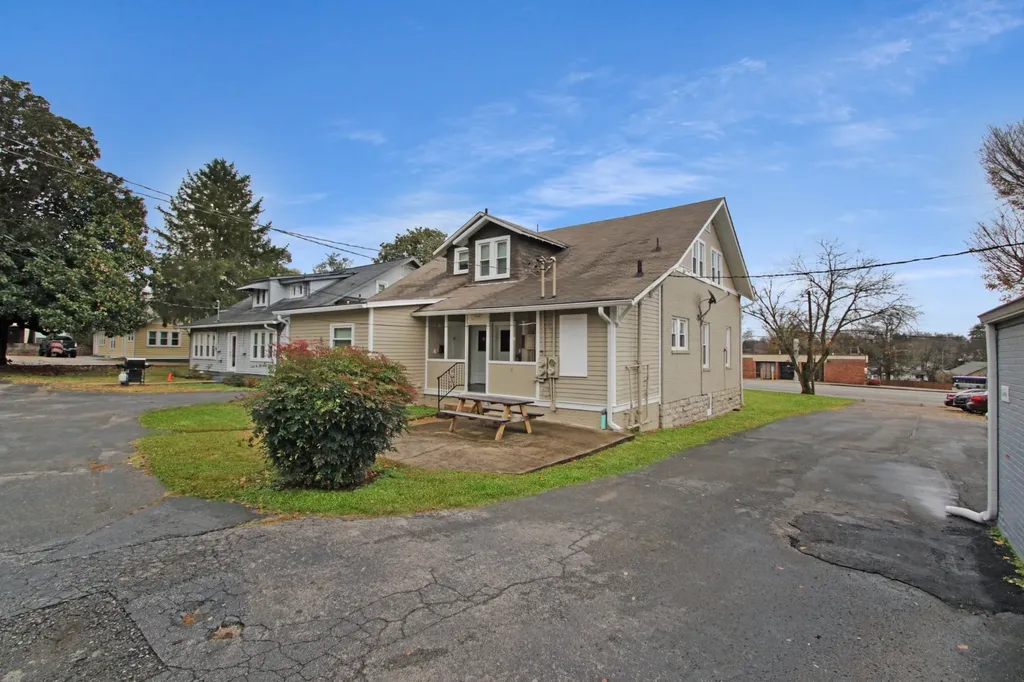3819 Gallatin Pike Nashville TN 37216