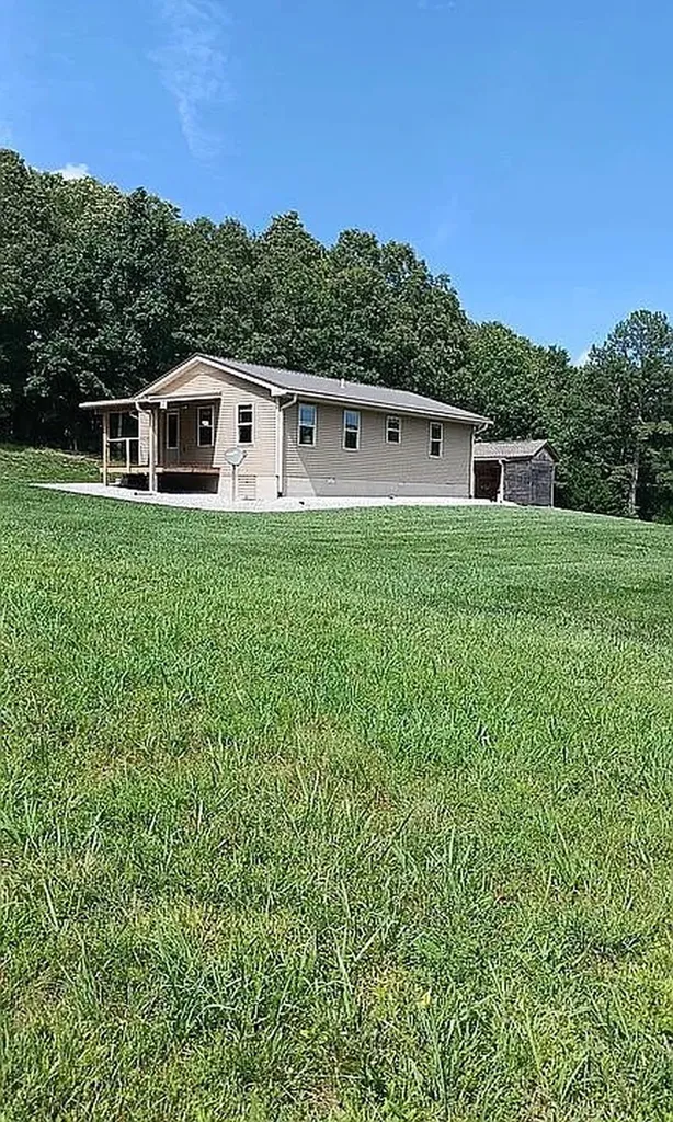 959 Herman Adams Road Cumberland City TN 37050