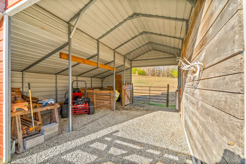959 Herman Adams Road Cumberland City TN 37050