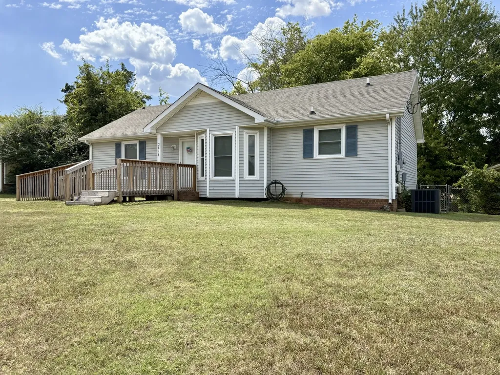 2816 Summertree Lane Clarksville TN 37040