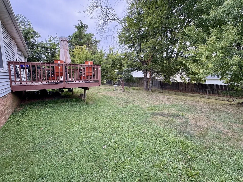 2816 Summertree Lane Clarksville TN 37040