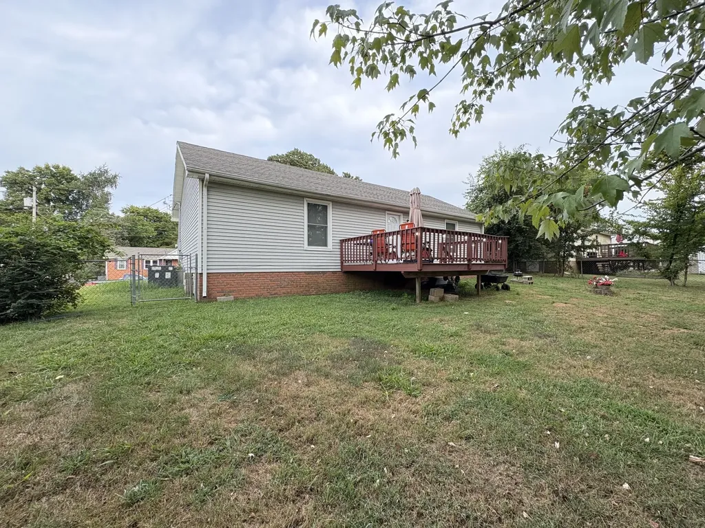 2816 Summertree Lane Clarksville TN 37040