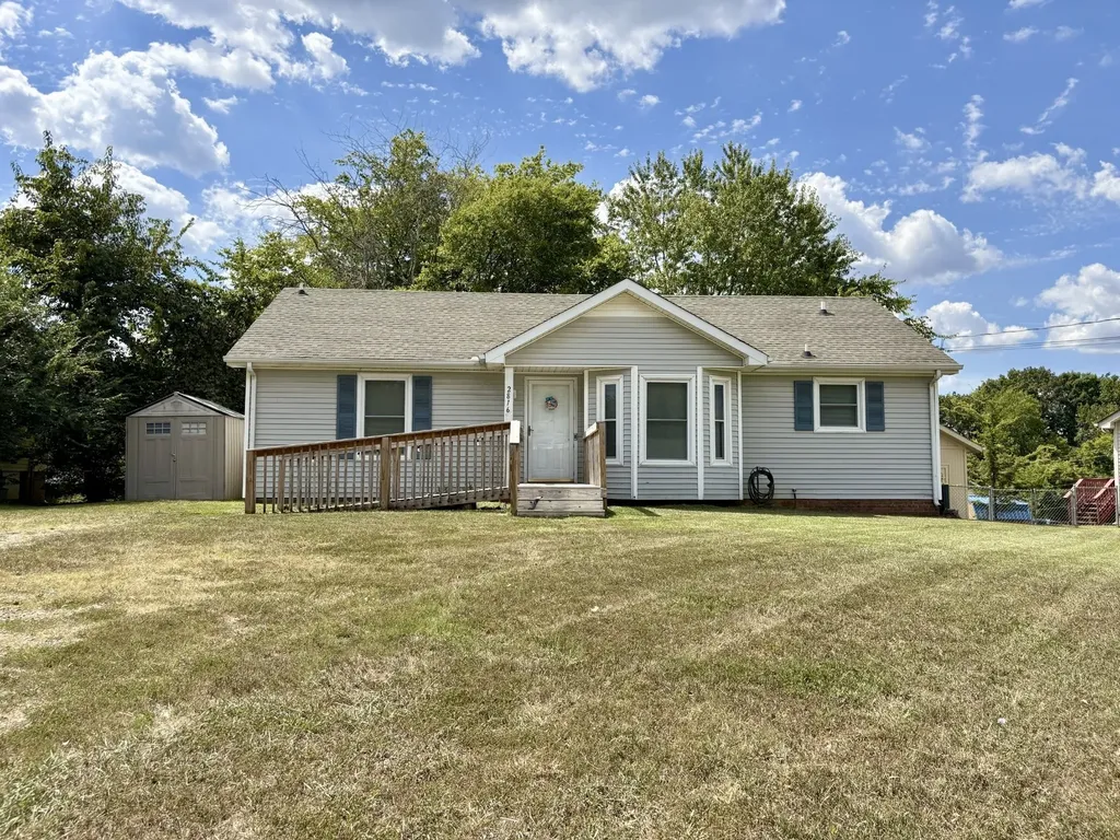 2816 Summertree Lane Clarksville TN 37040