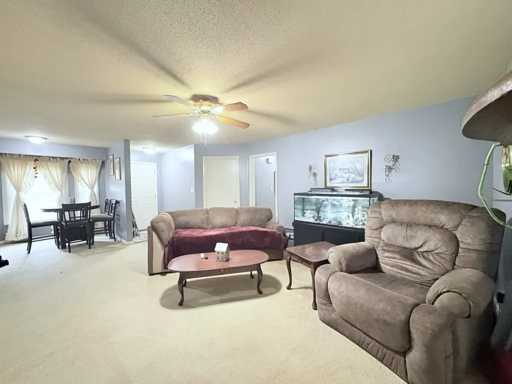2816 Summertree Lane Clarksville TN 37040