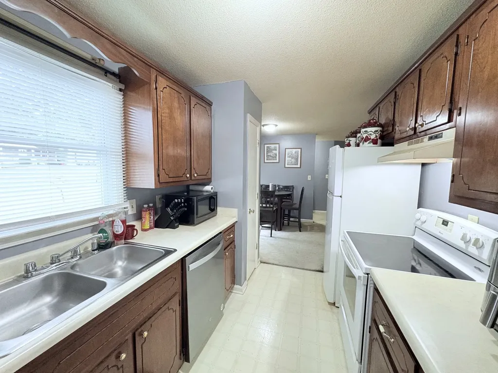 2816 Summertree Lane Clarksville TN 37040
