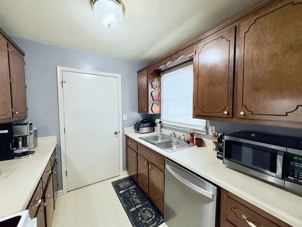 2816 Summertree Lane Clarksville TN 37040