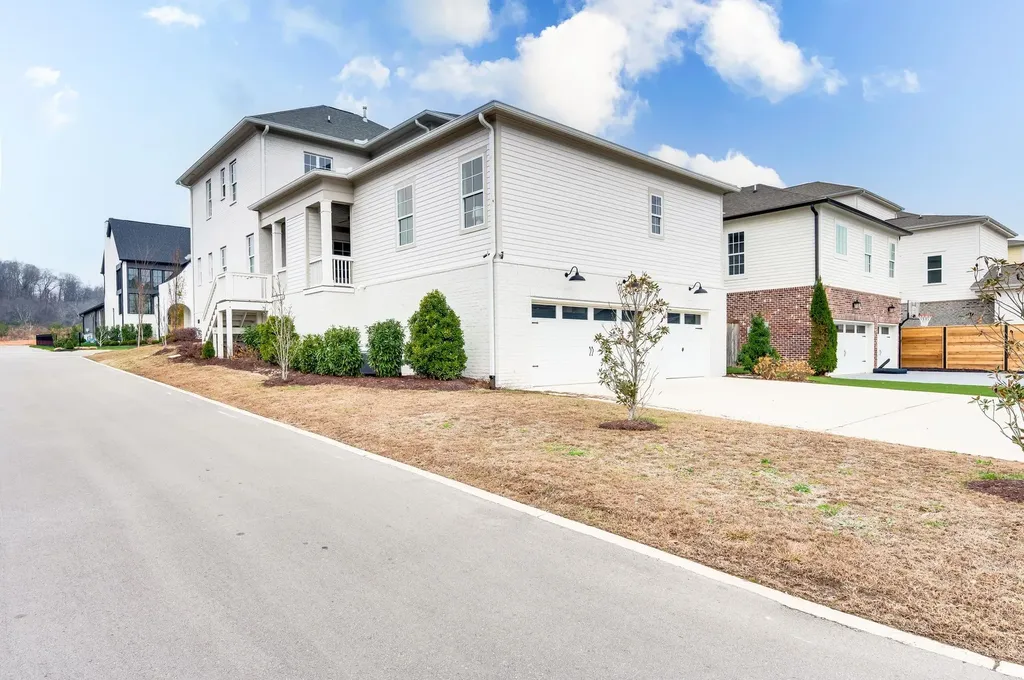 1204 Luckett Road Nashville TN 37221