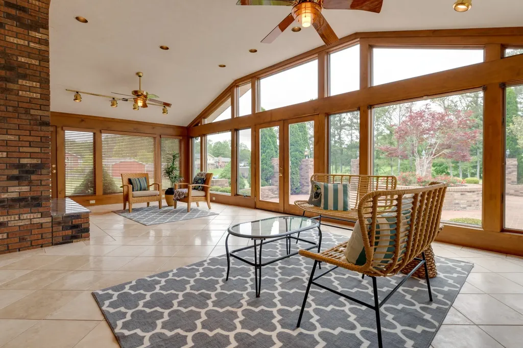 4498 Highway 47, N Charlotte TN 37036
