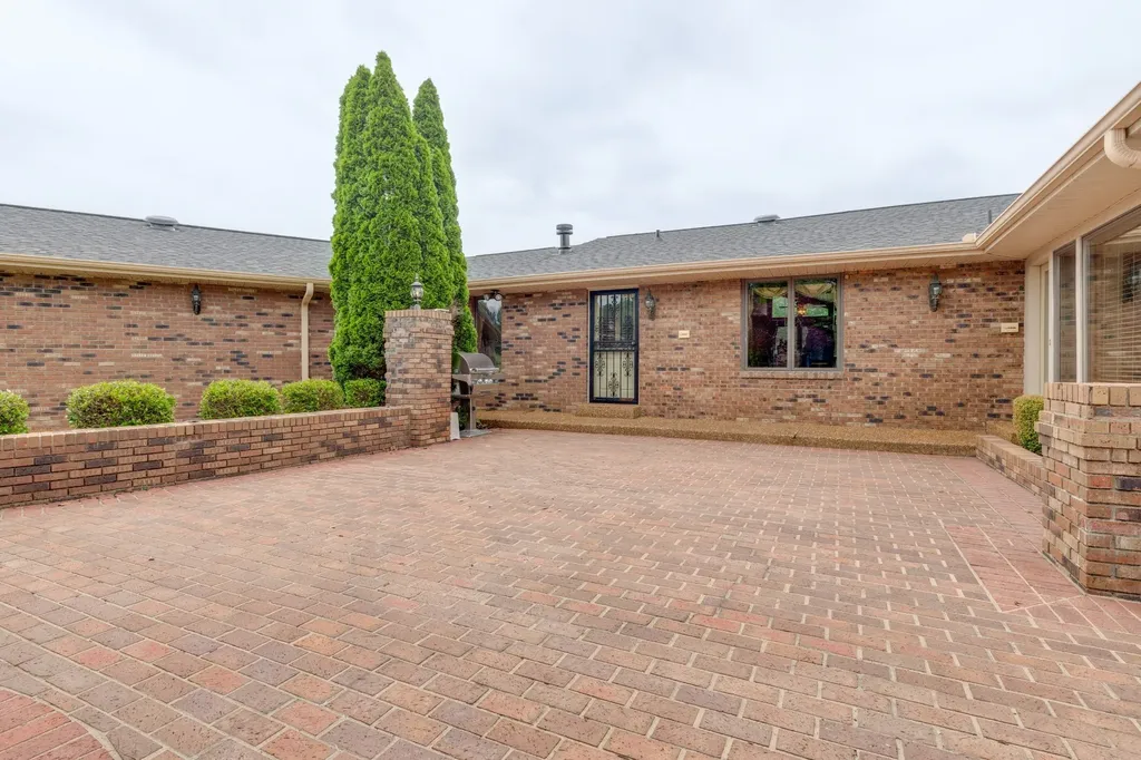 4498 Highway 47, N Charlotte TN 37036