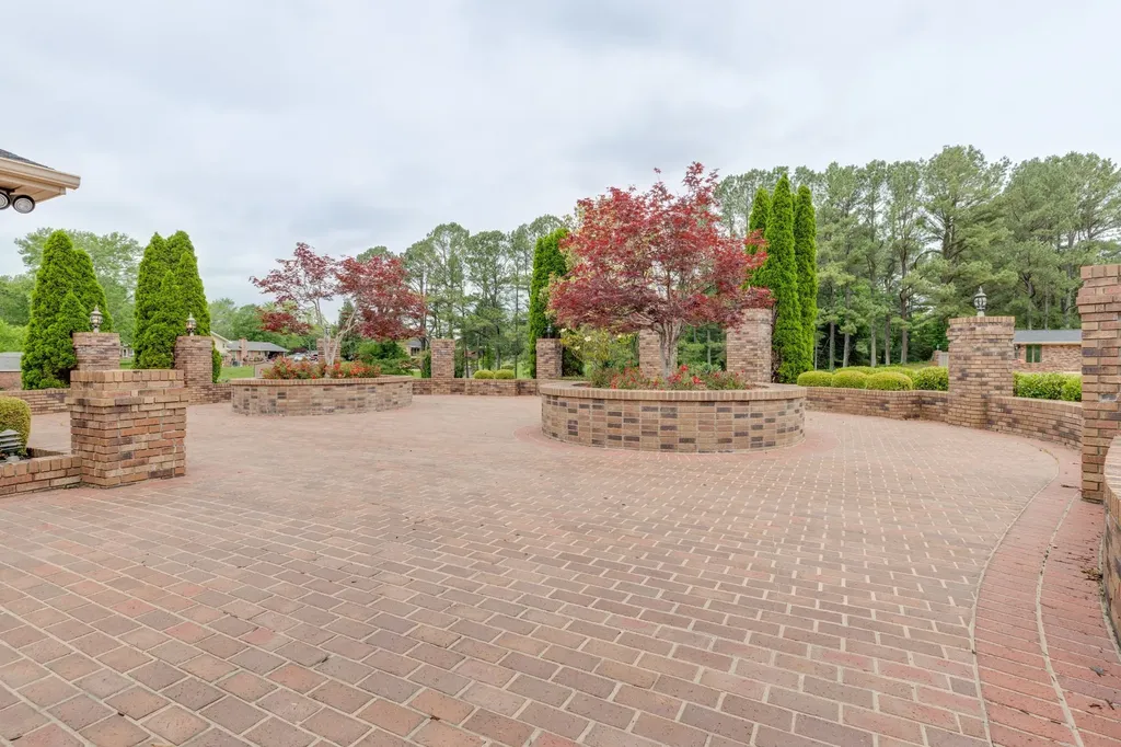 4498 Highway 47, N Charlotte TN 37036