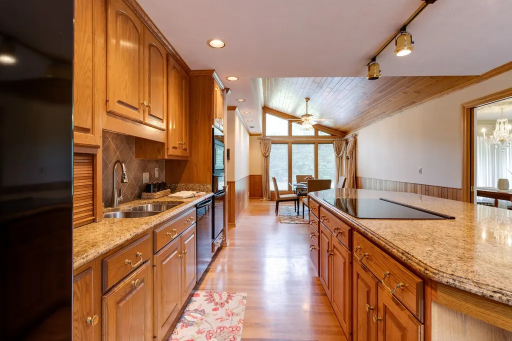 4498 Highway 47, N Charlotte TN 37036