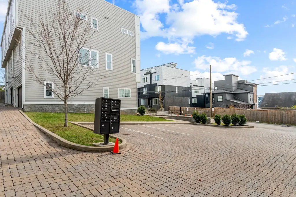 512 31st Ave, N Nashville TN 37209