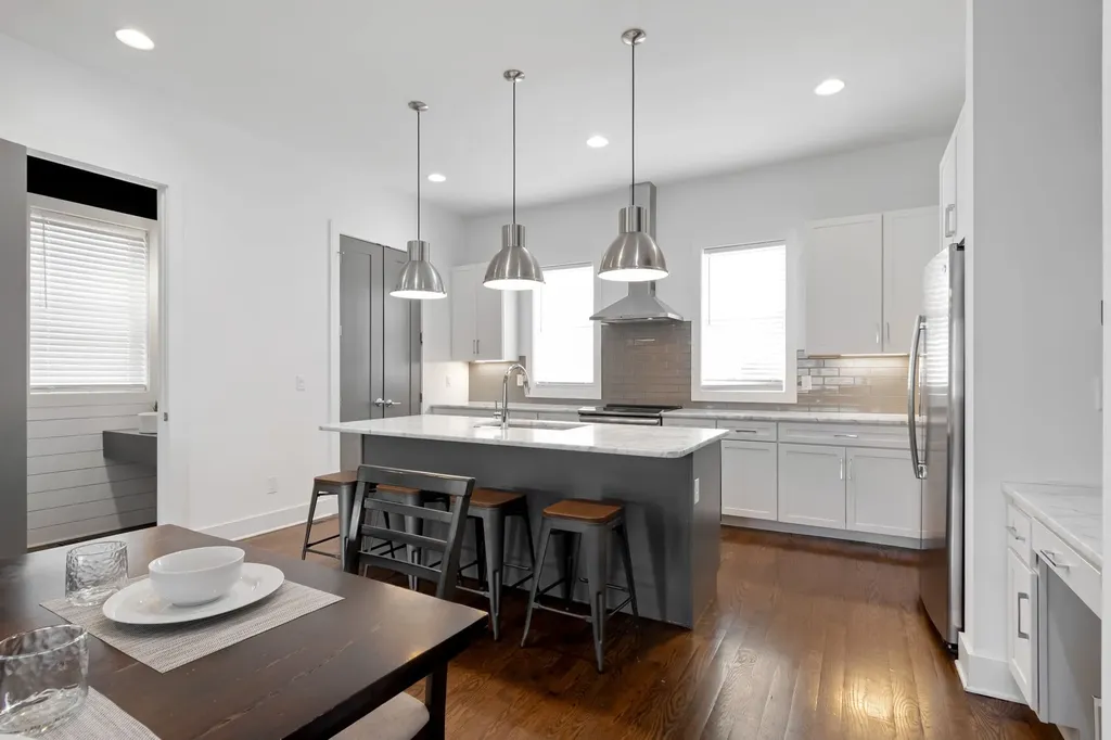 512 31st Ave, N Nashville TN 37209