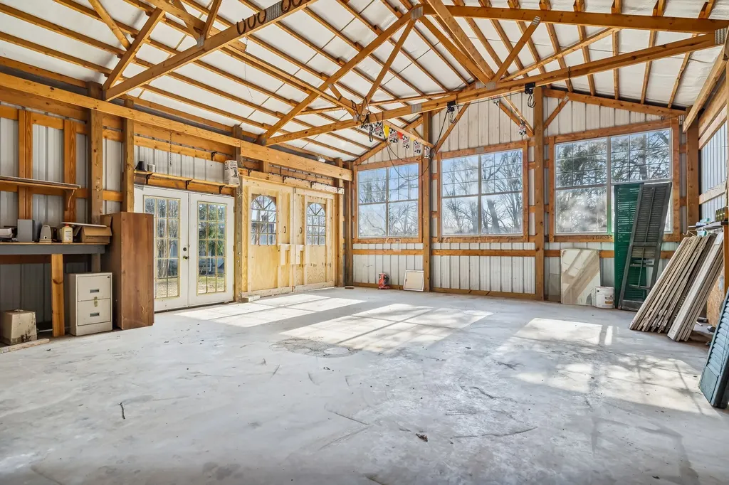 375 Highway 13, N Waverly TN 37185