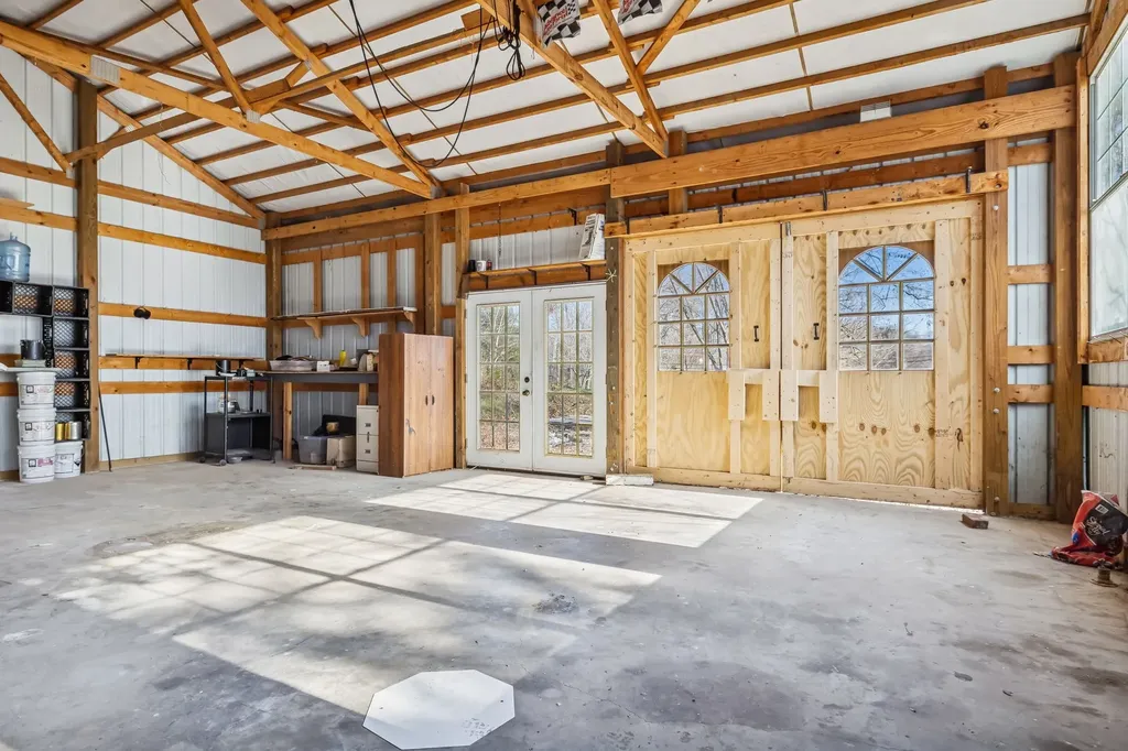 375 Highway 13, N Waverly TN 37185