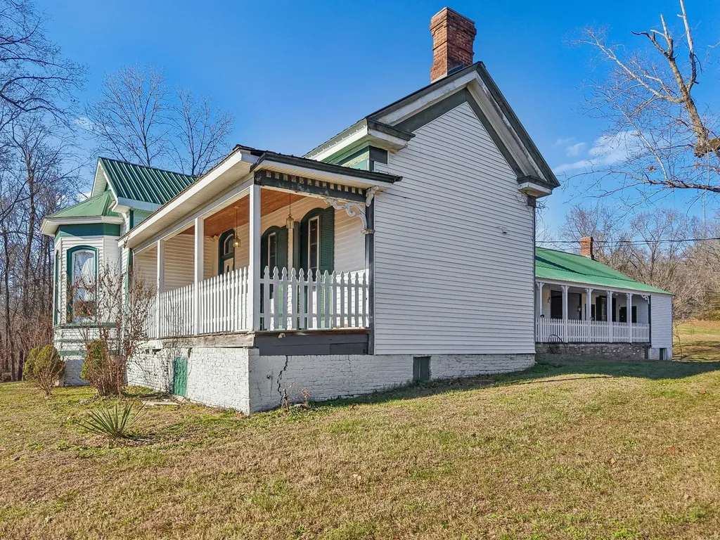 375 Highway 13, N Waverly TN 37185