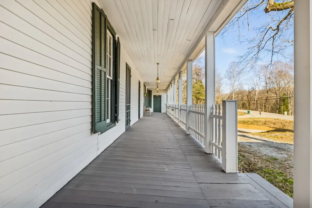 375 Highway 13, N Waverly TN 37185
