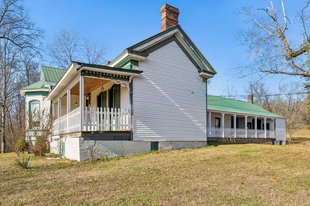 375 Highway 13, N Waverly TN 37185