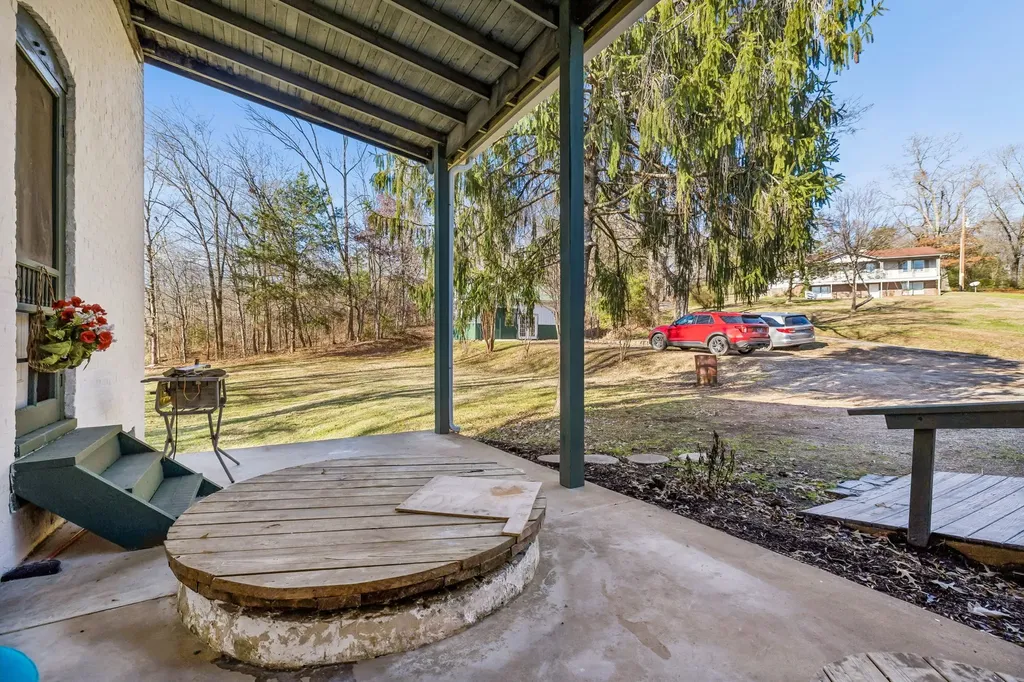 375 Highway 13, N Waverly TN 37185