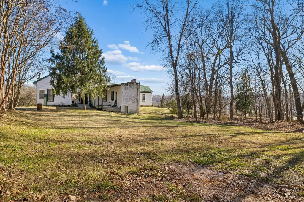 375 Highway 13, N Waverly TN 37185
