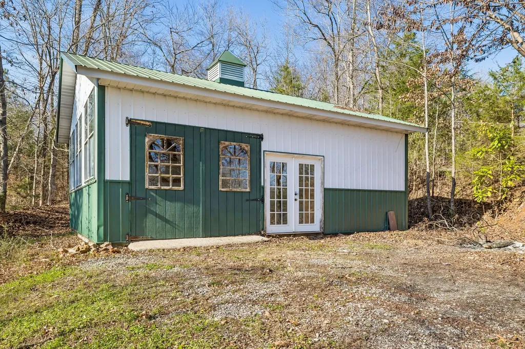 375 Highway 13, N Waverly TN 37185