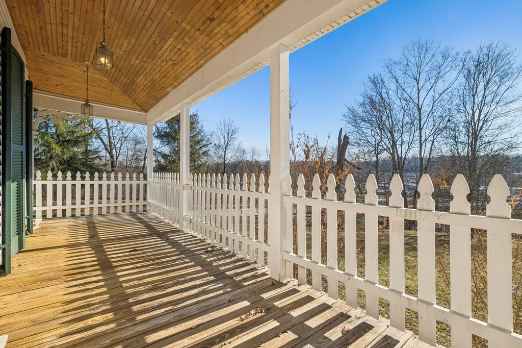375 Highway 13, N Waverly TN 37185