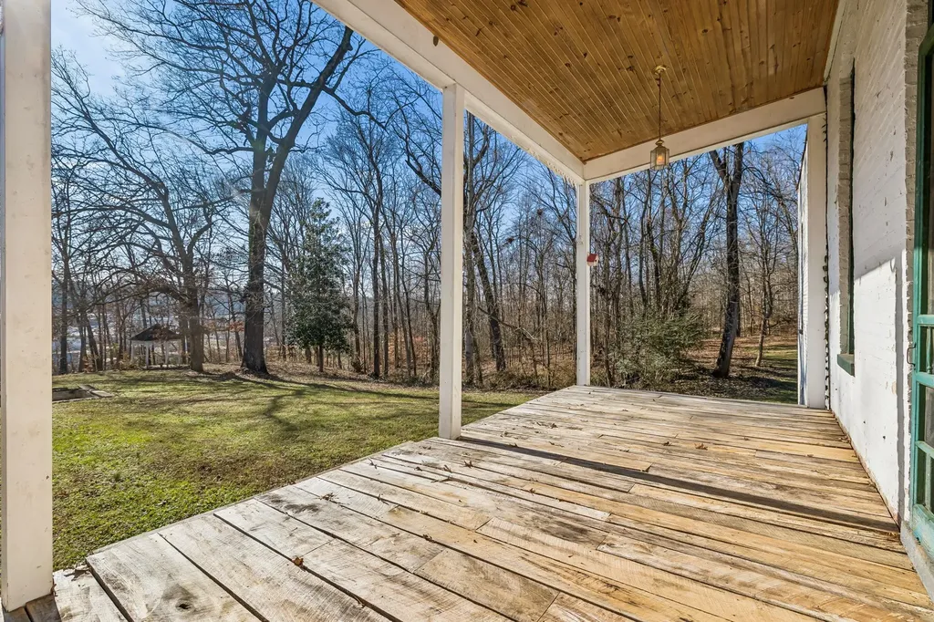 375 Highway 13, N Waverly TN 37185