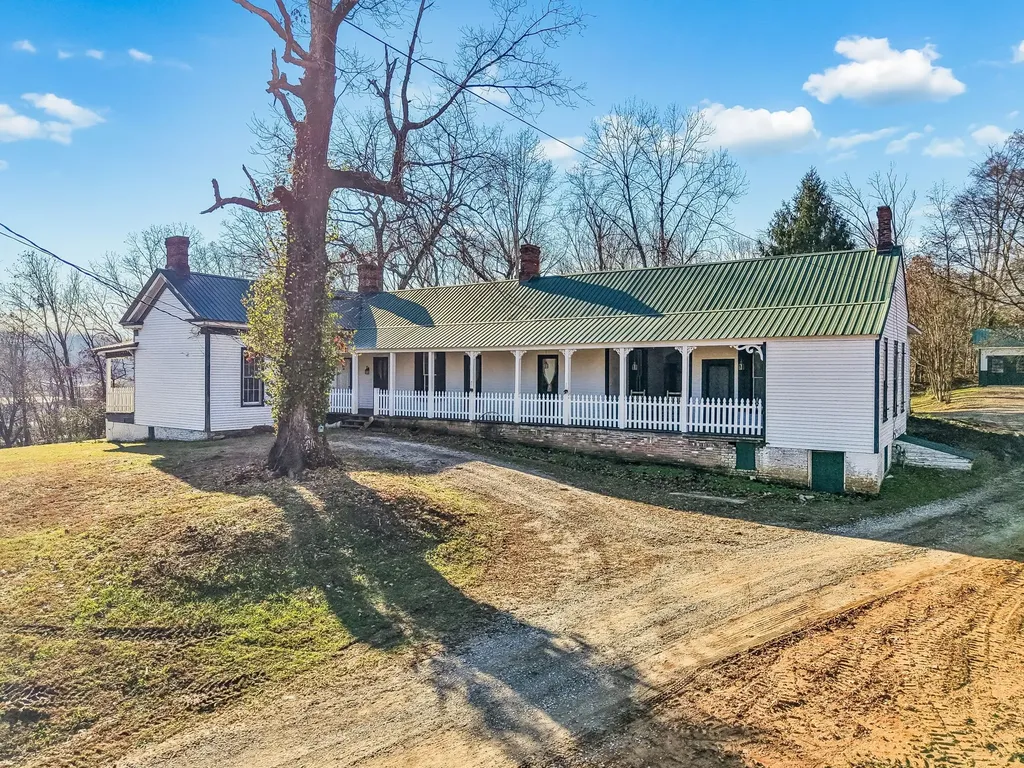 375 Highway 13, N Waverly TN 37185