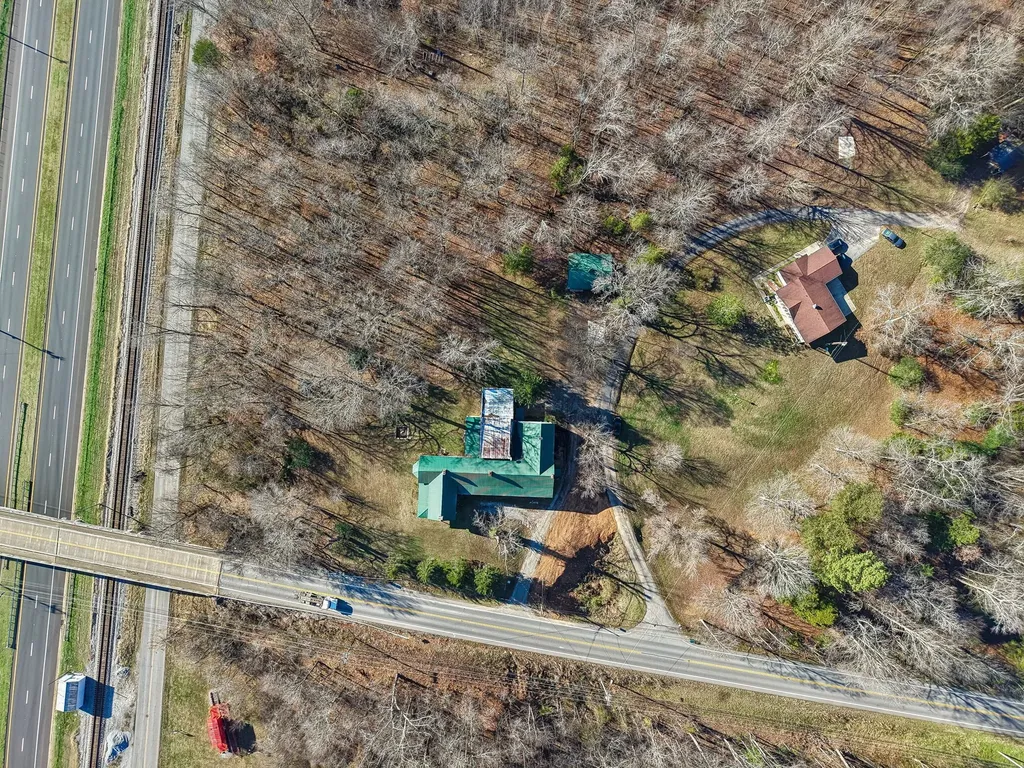 375 Highway 13, N Waverly TN 37185