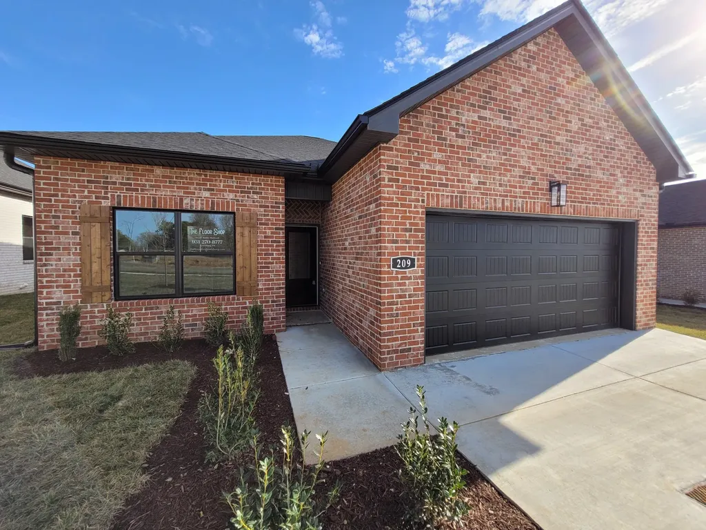 209 Sandalwood Way Dickson TN 37055
