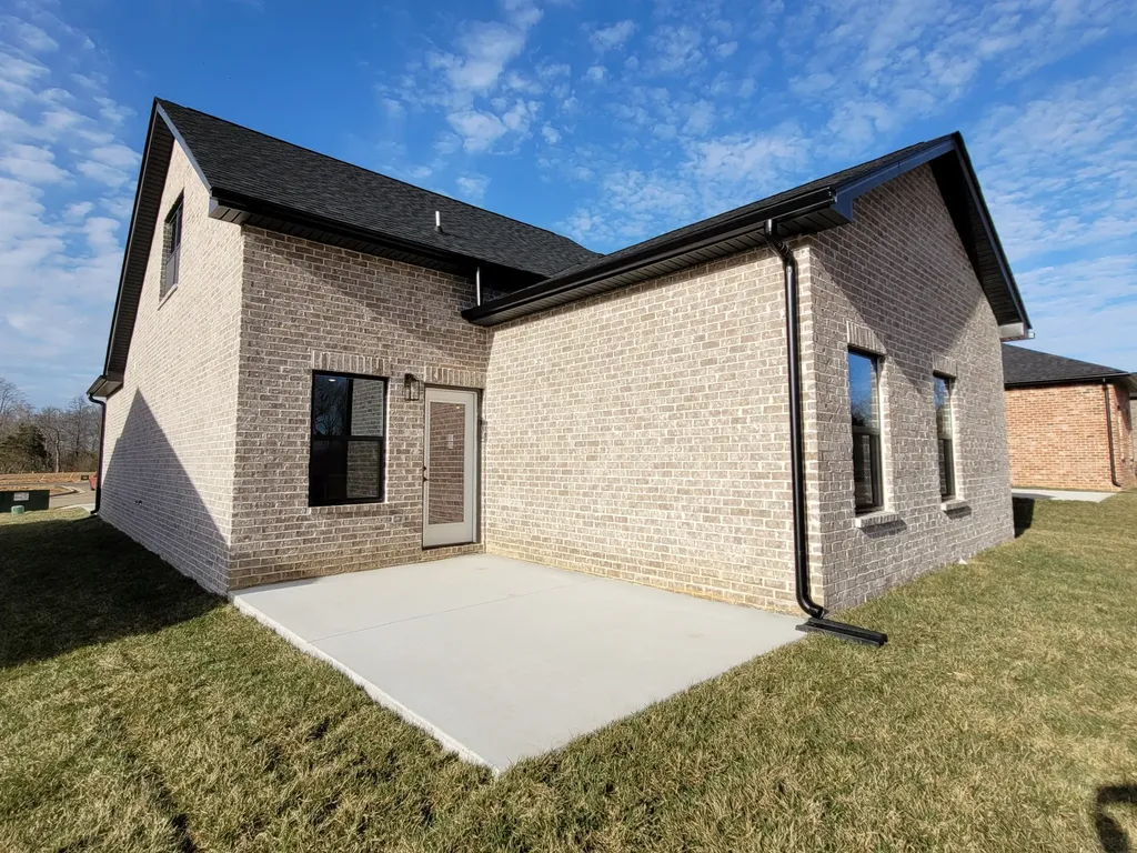 211 Sandalwood Way Dickson TN 37055