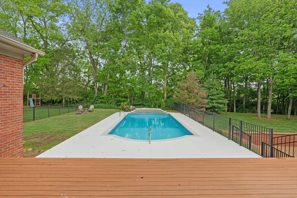 8224 Victory Trail Brentwood TN 37027
