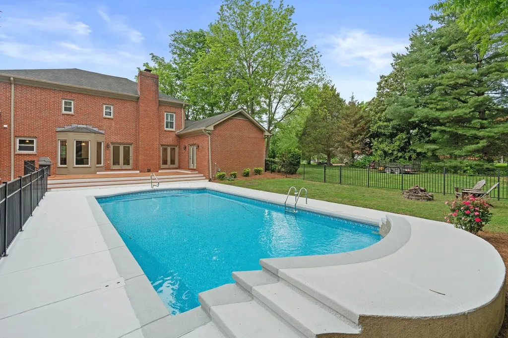 8224 Victory Trail Brentwood TN 37027