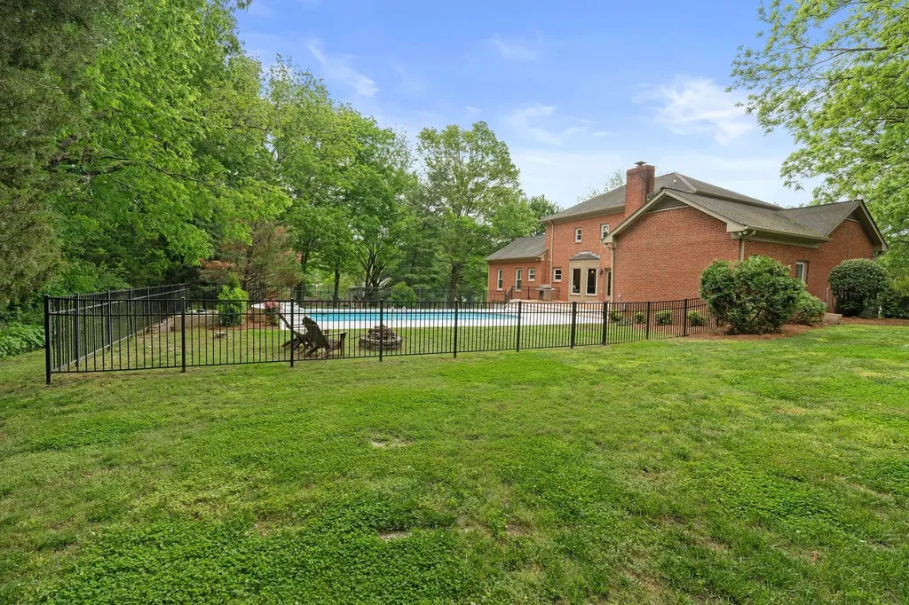 8224 Victory Trail Brentwood TN 37027