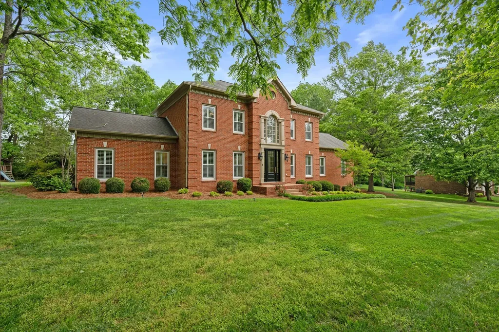 8224 Victory Trail Brentwood TN 37027