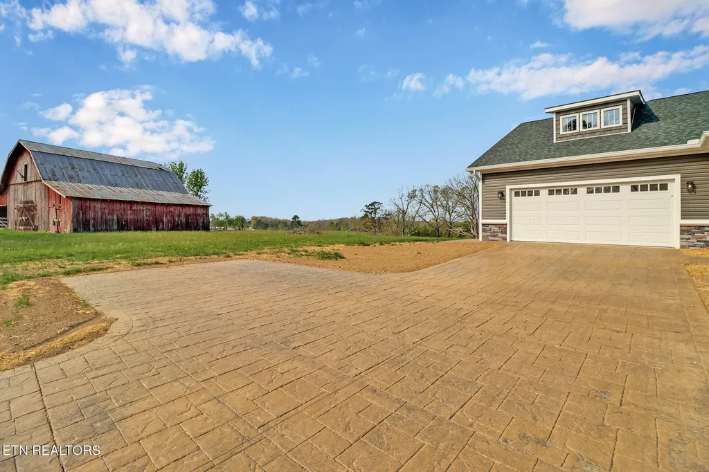 880 Allardt Highway Jamestown TN 38556