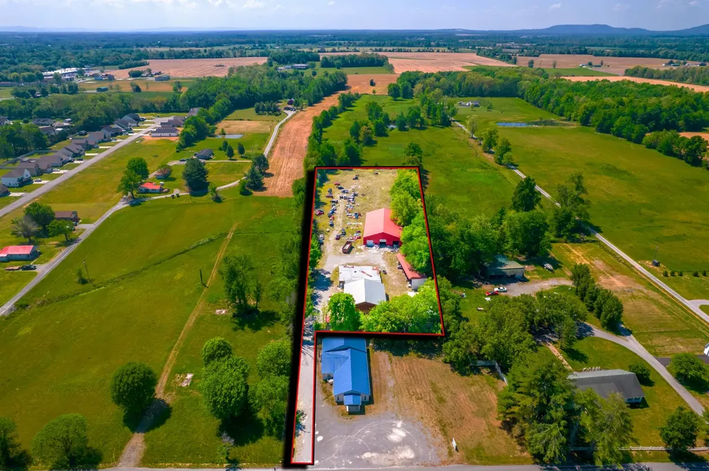 823 Dry Creek Road Smithville TN 37166