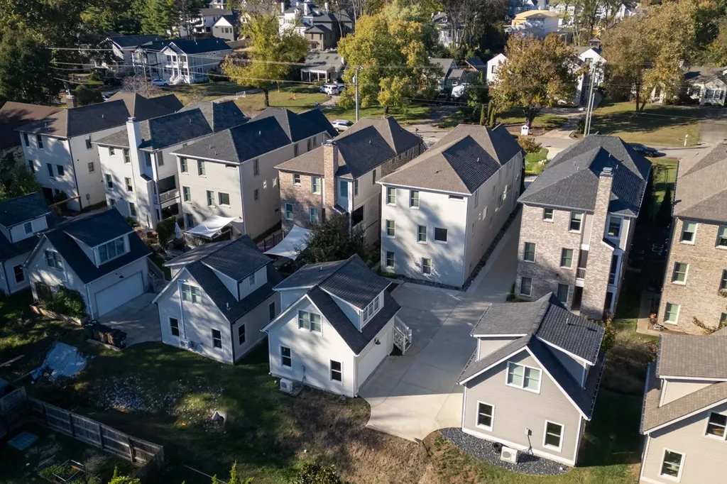 843 Clayton Avenue Nashville TN 37204