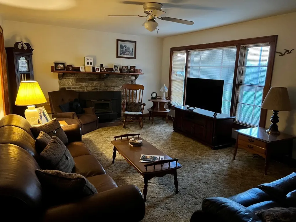 775 Railroad Road Wartrace TN 37183