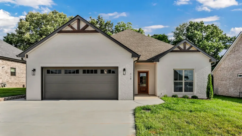 710 Southern Pine Trail Clarksville TN 37043