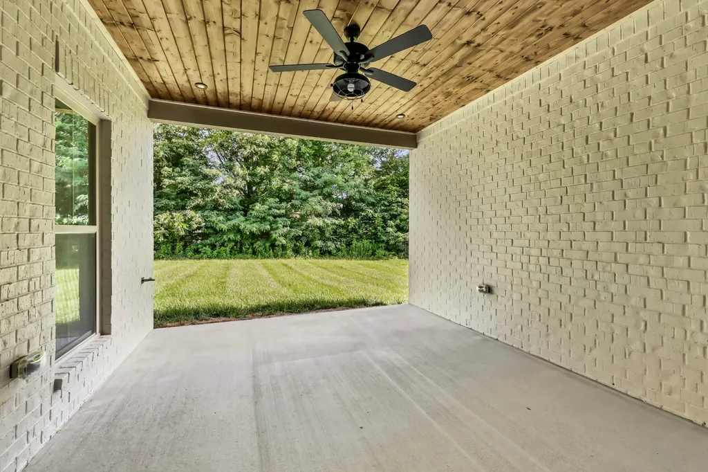710 Southern Pine Trail Clarksville TN 37043