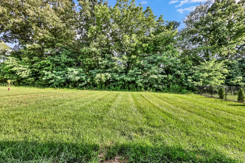 710 Southern Pine Trail Clarksville TN 37043