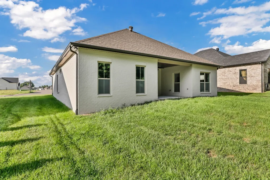 710 Southern Pine Trail Clarksville TN 37043